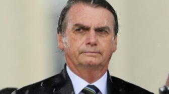 O presidente Jair Bolsonaro, disse em sua conta no Twitter que irá a manter seu compromisso com a democracia.