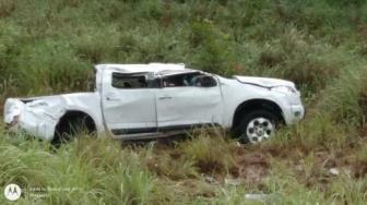 O condutor teria perdido do controle do veículo, que acabou saindo da pista.