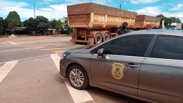 Suspeito foi localizado quando chegava à cidade em uma van — Foto: Divulgação/Polícia Civil
